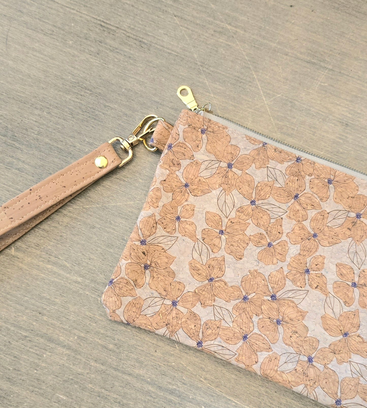 Wristlet bag