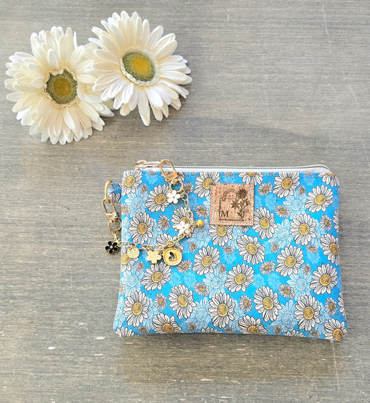 Daisies wristlet bag