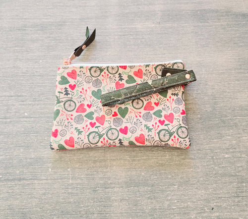 Wristlet bag