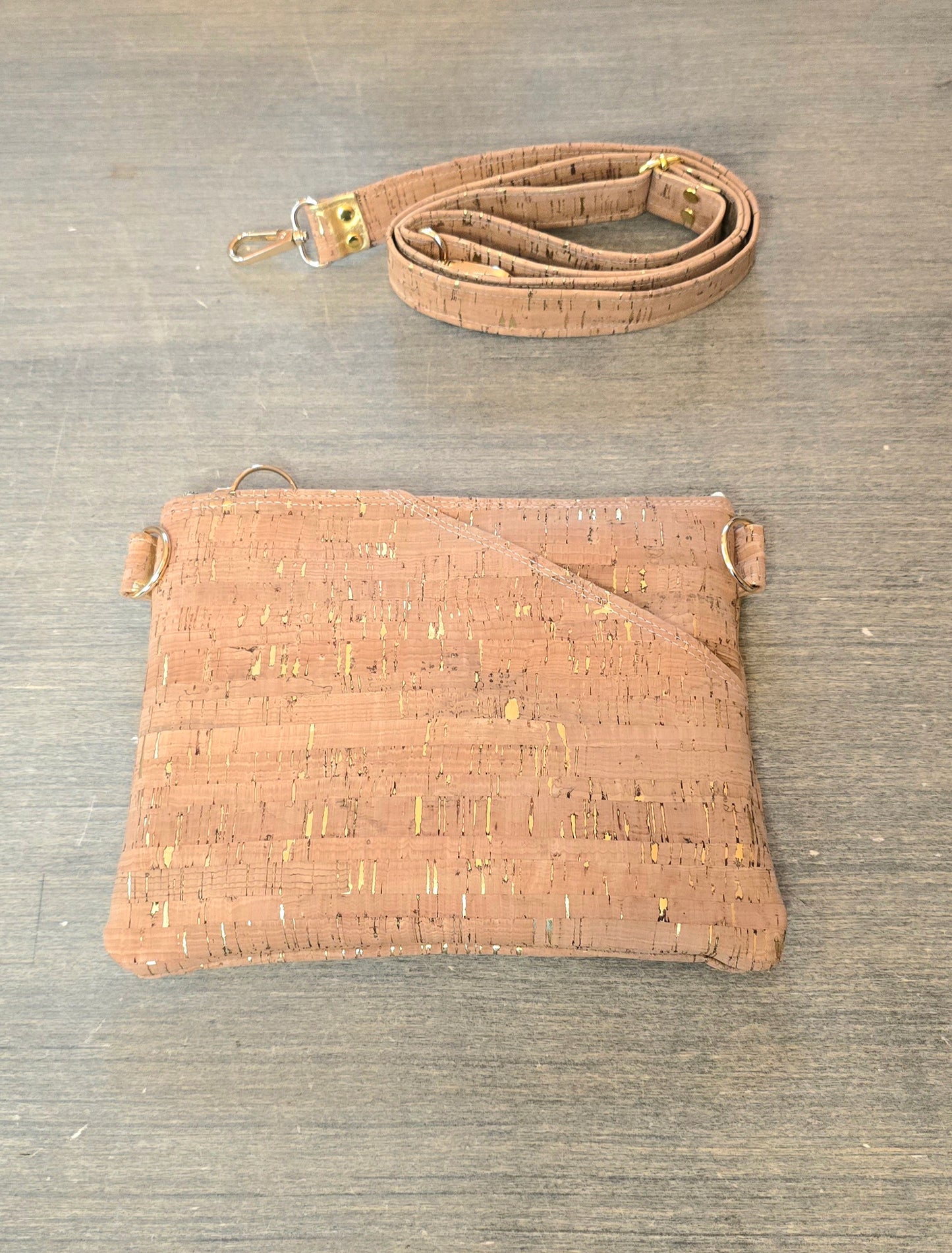 Natural cork with gold flakes crossbody bag