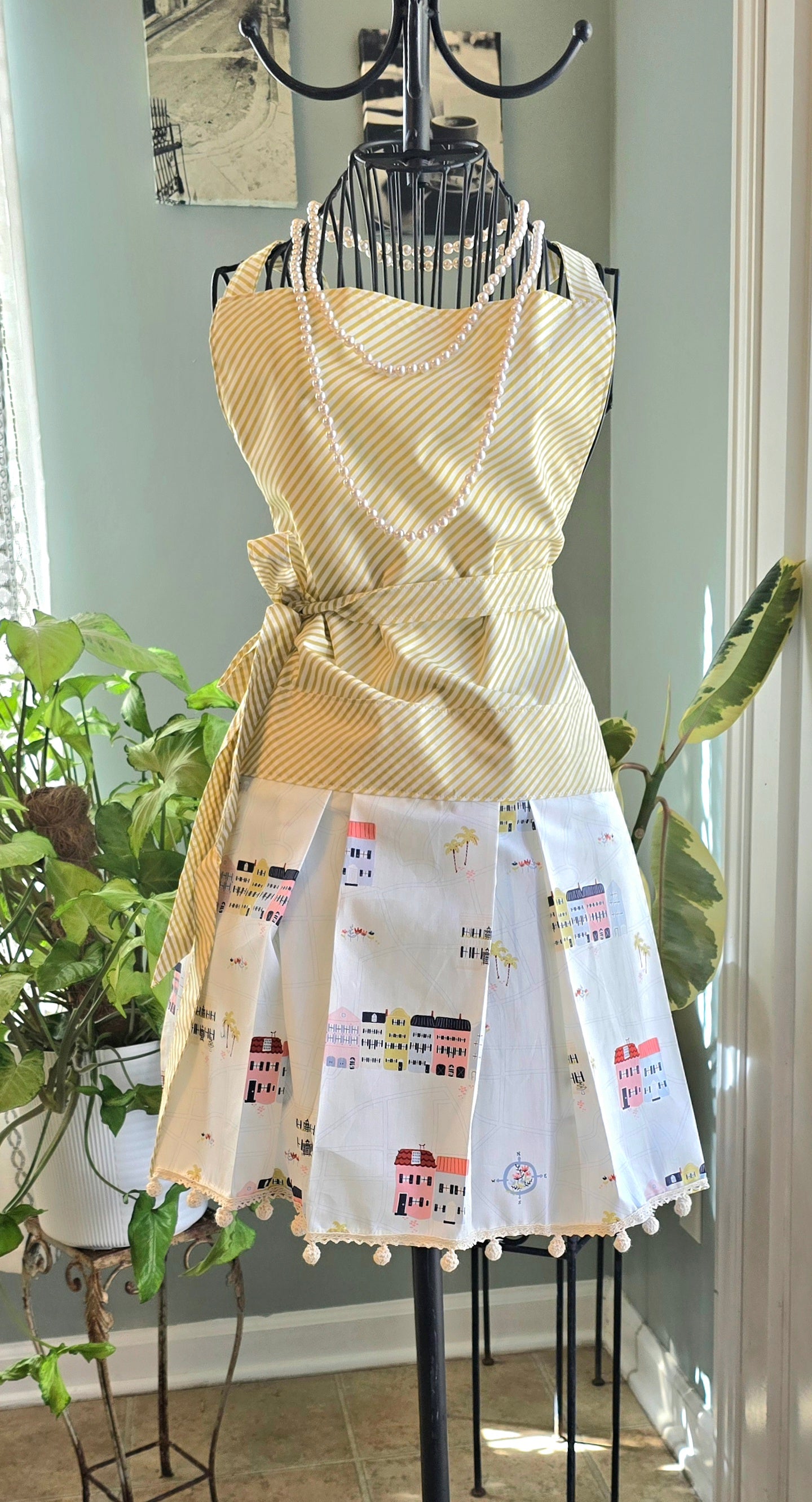 Charleston Kitchen Apron