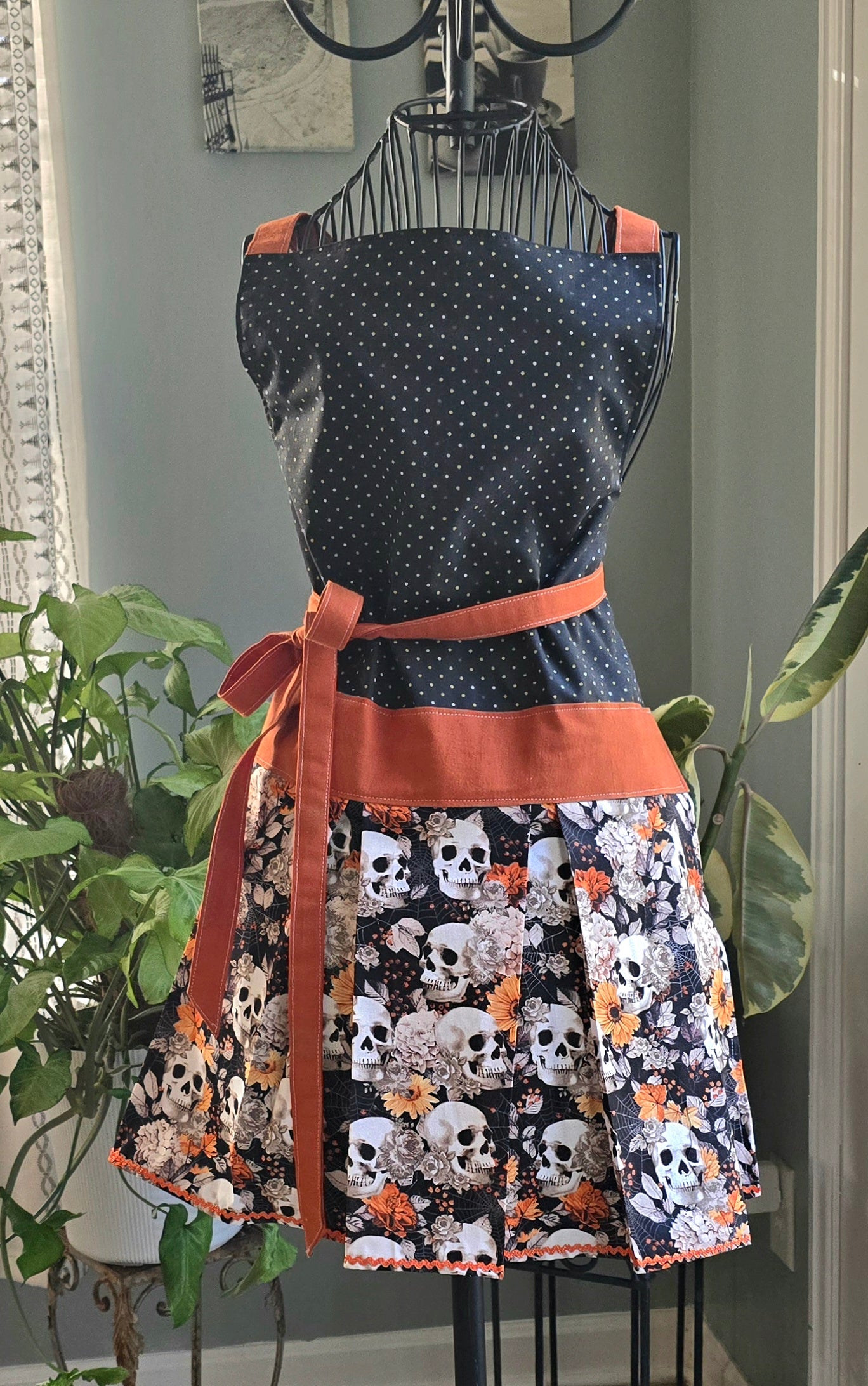 Skull 💀 Apron