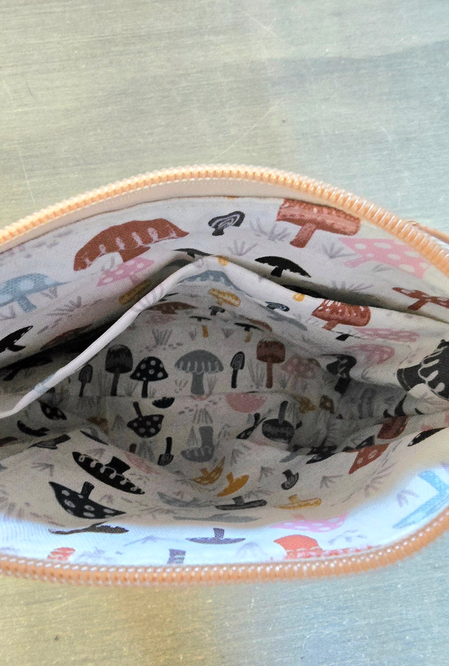 Mini cork shoulder bag